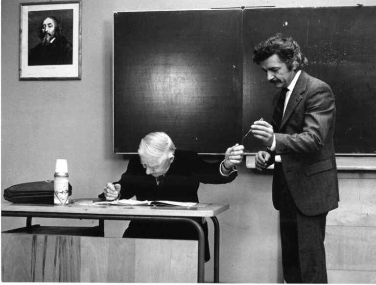 František Kovářík zemřel v den svých narozenin. Profesor Hrbolek miloval ticho, chodil bos a říkali mu „svatý muž“