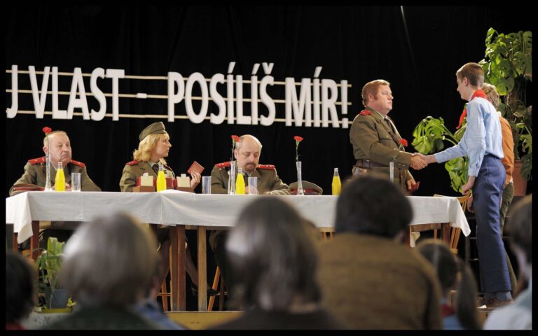 Občanský průkaz: Samička nebo sameček, dospívání za totality a co zůstalo za kamerou