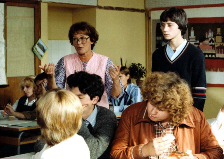 Jak svět přichází o básníky: Animace místo choulostivých scén, tvrdé tresty, mizerný plat a cenzura