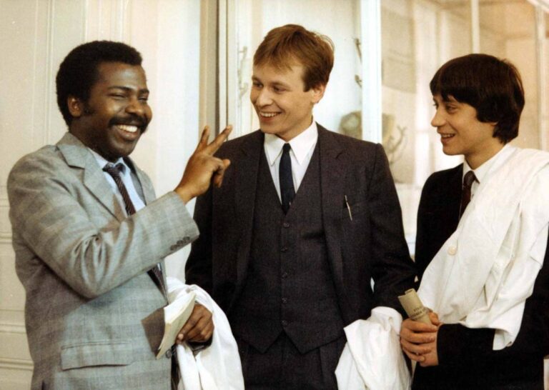 Mireček z Básníků přišel o miliony. Ozbrojenci mu vyrabovali luxusní dům, zbyla mu jen taška od Bati