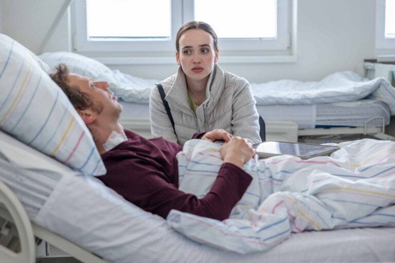 Ulice: Lukáš vyděsí kolegy. Nečekaný kolaps a vážná diagnóza