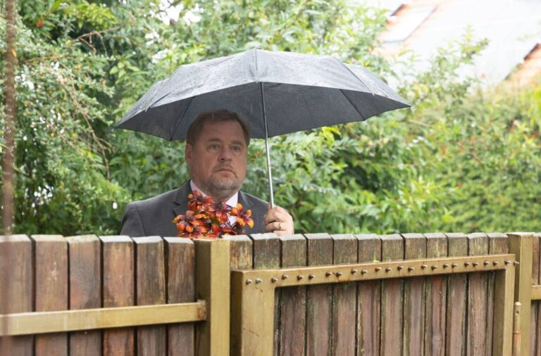 Václav Kopta obývá klenot na Hanspaulce. Jeho děda si na vilu vzal obří hypotéku, domu vévodí cochcárna