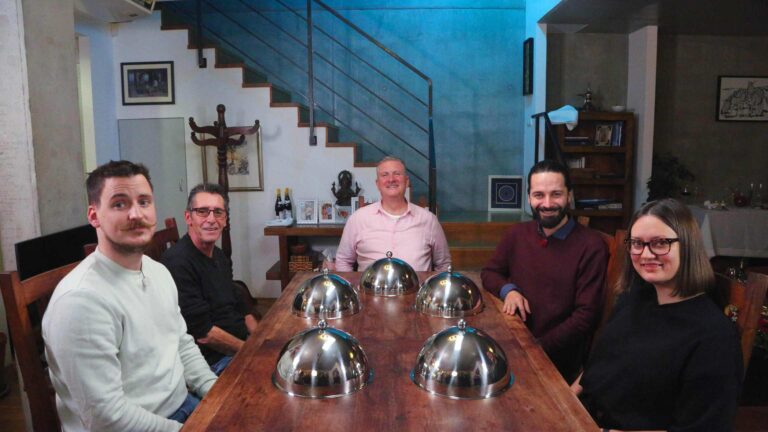 Prostřeno v příští týdnu: Souboj pražských vítězů, vegetarián servíruje bůček a nekompromisní rýpal posilněný alkoholem