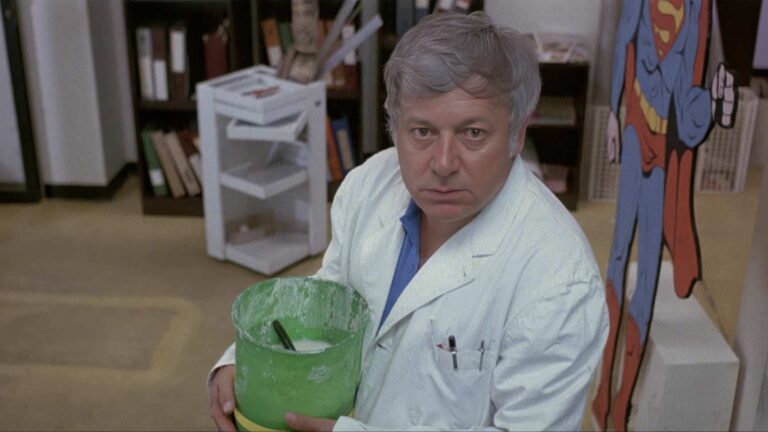 Paolo Villaggio utekl na moře a pak dřel v šedi oceláren. Osobní zkušenosti nakonec přetavil do životního díla